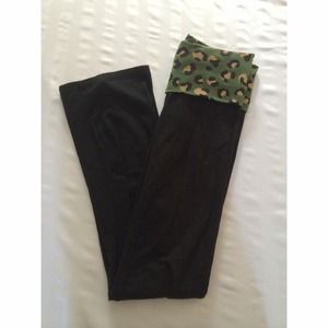 SOLD. VS PINK black bling yoga pants!