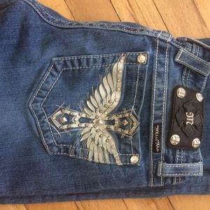 Size 28 miss me jeans.