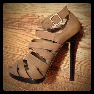 Size 6 strappy Aldo heels