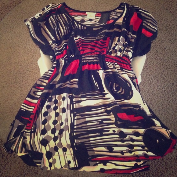 Red black and white top