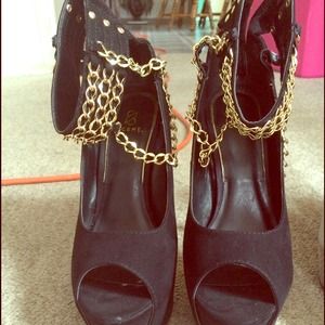 Scene Heels