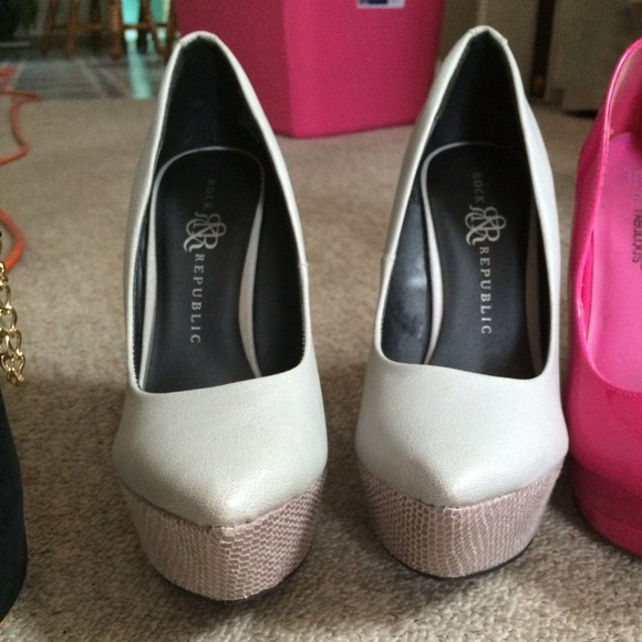 Rock & Republic Wedges