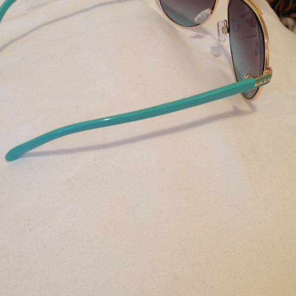 Aviators - Picture 2 of 2