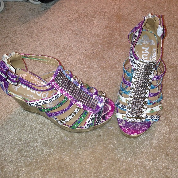 Unique wedge sandals - Picture 1 of 4