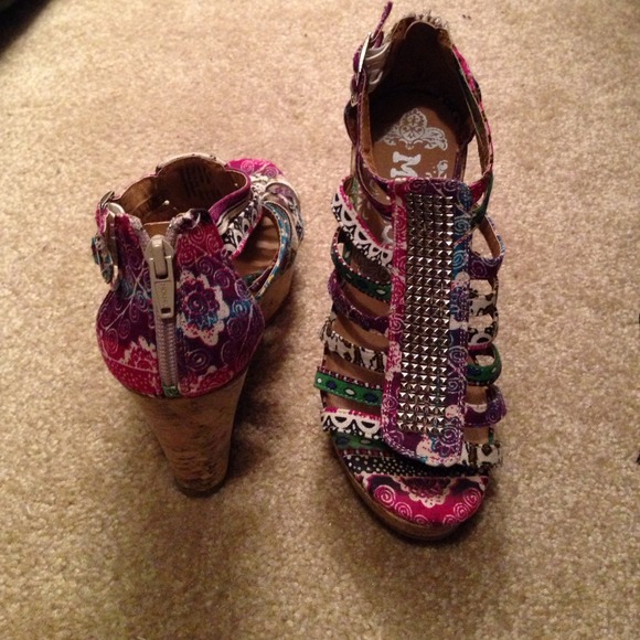 Unique wedge sandals - Picture 3 of 4