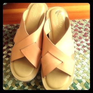 Kork-Ease shoes in natural, size 7/38 M/W