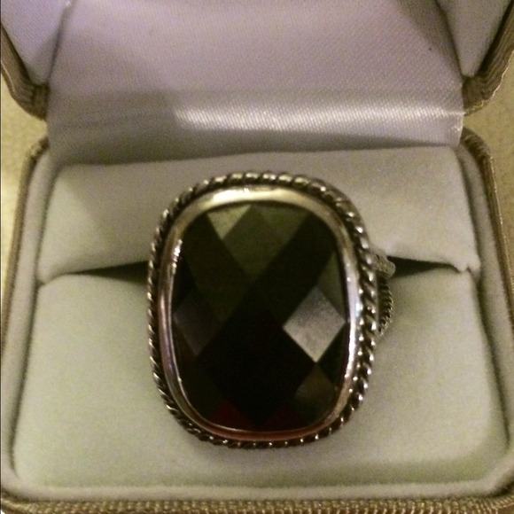 Ring - Picture 3 of 3