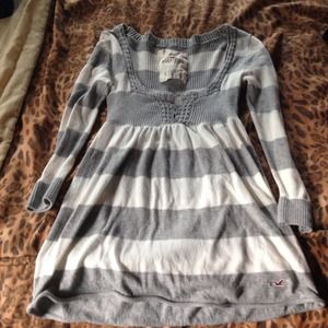 grey striped hollister t