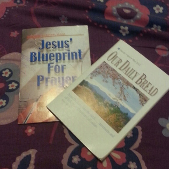 Books - Picture 4 of 4