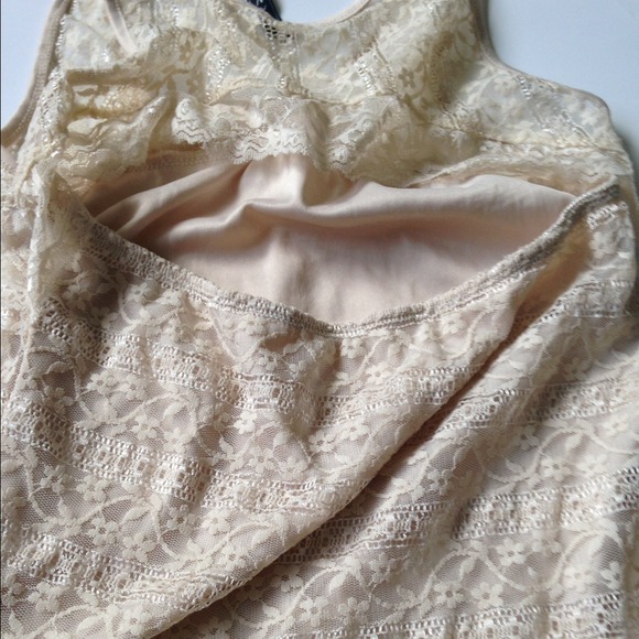 Lace top - Picture 3 of 3