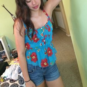Floral tank top from hollister! Size medium