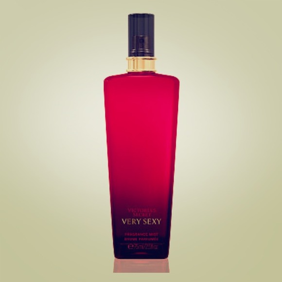 Victoria's Secret Very Sexy fragrance mist