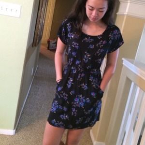 Black floral forever 21 dress size small