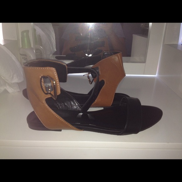 Forever 21 never opened sandals