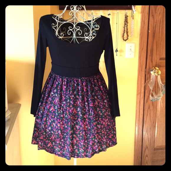 Short floral long sleeve dress