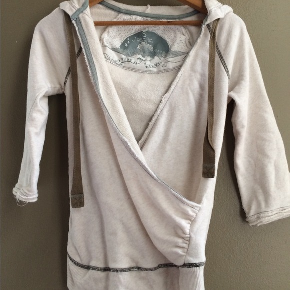 Free People-3/4 length sleeves