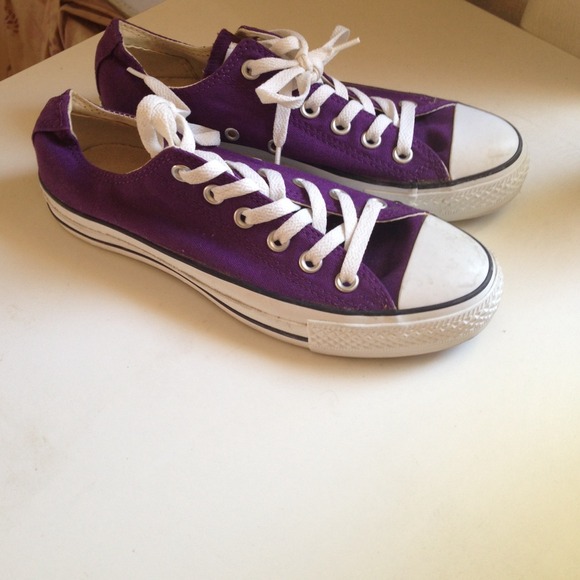 Converse chuck Taylor classics in purple!