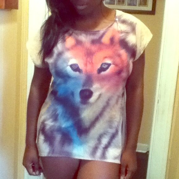 Tan Wolf Head Hi-low Top!!