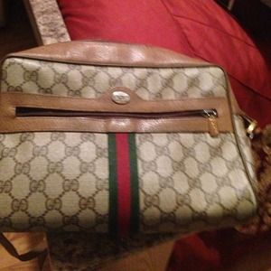 Authentic vintage Gucci purse. Bought off postmark