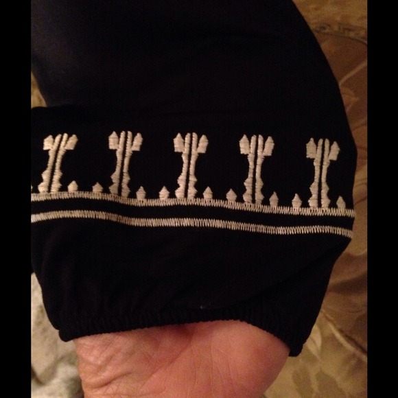 Black boho style  top - Picture 3 of 3