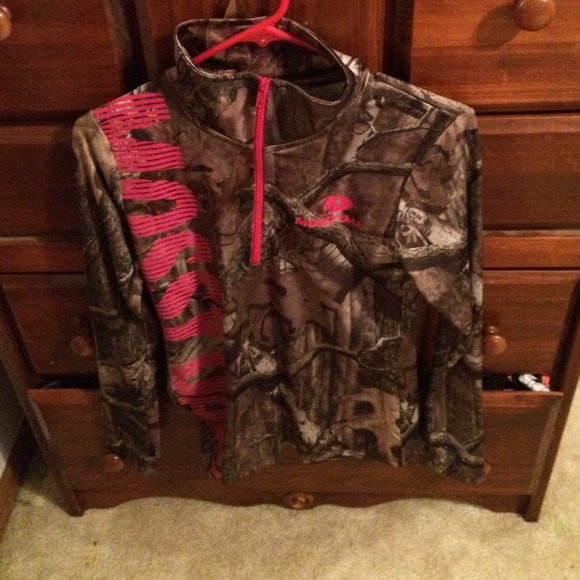 Mossy oak camo silky sweat shirt for $15