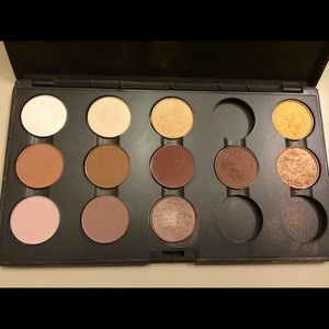 4 MAC eyeshadows