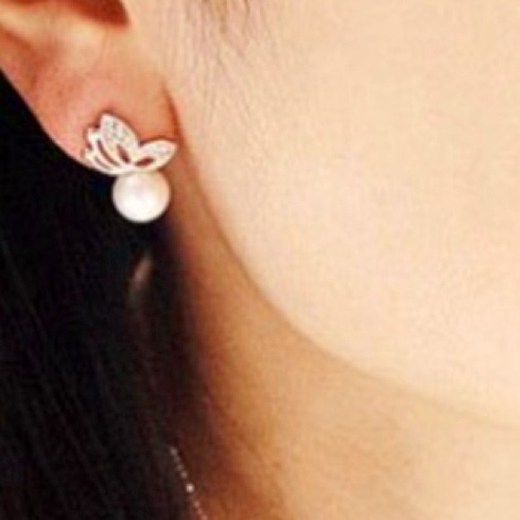 Butterfly earrings❌SOLD❌ - Picture 3 of 3