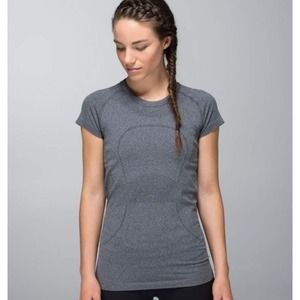 Lululemon size 6 shirt