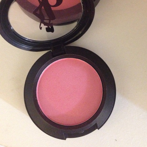 Bombshell Blush - Picture 4 of 4