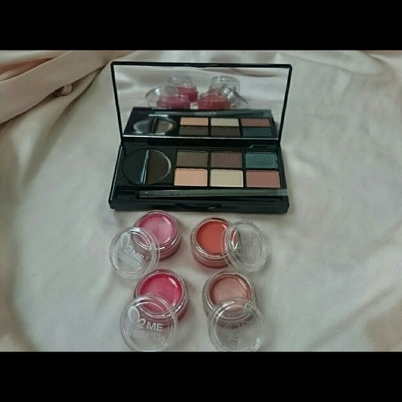 Makeover Me Essentials Set