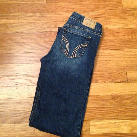SOLD AS PART OF BUNDLE Hollister skinny jeans - Picture 1 of 2