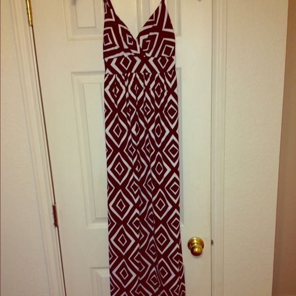 Black and white v-neck maxi