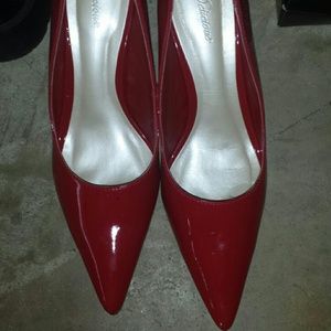 Lipstick Red pump