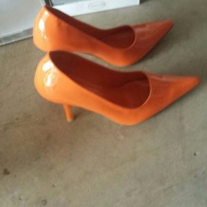 Wild Diva Orange Pump