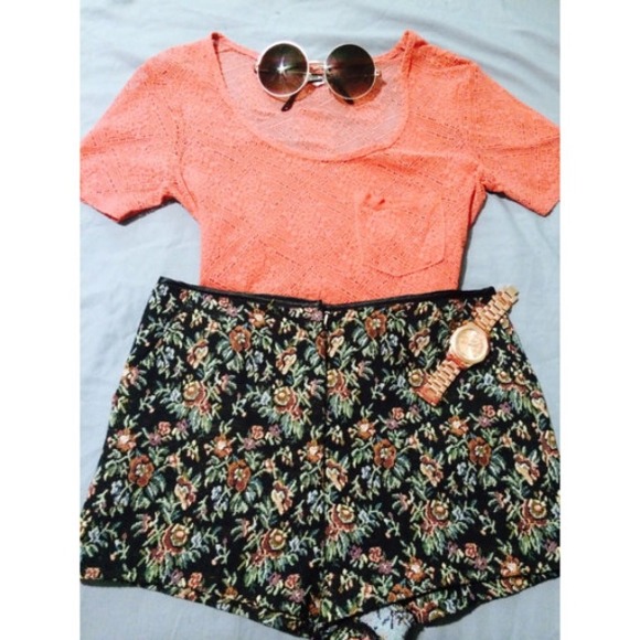 High waisted floral shorts 💕