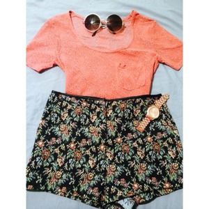 High waisted floral shorts 💕