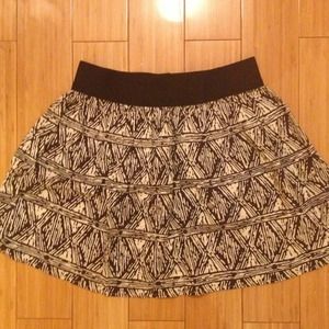 XS Black & White printed skirt