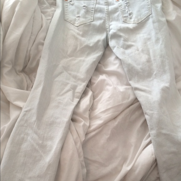 💖NWOT Distressed Skinny Crops - Picture 4 of 4