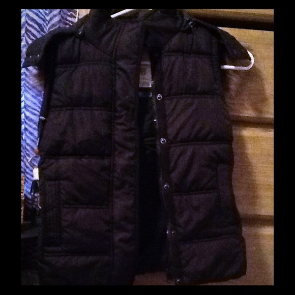 Aeropostale vest