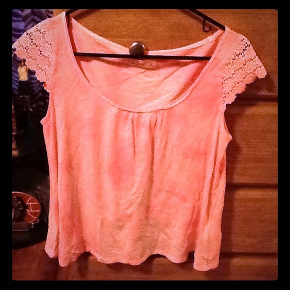 Tie dyed peach Hollister shirt