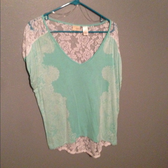 Daytrip lace shirt NWOT