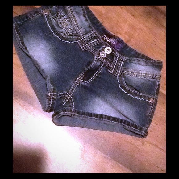 Shorts - Picture 1 of 2