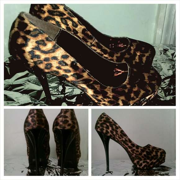 Leopard pump with hidden front platform.
