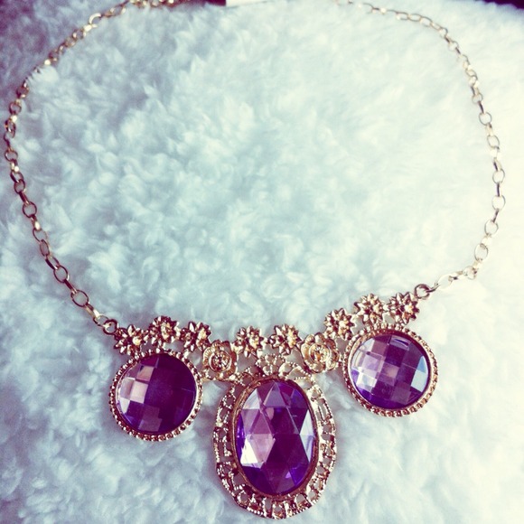 SOLD  / Medallion Necklace - Picture 2 of 3