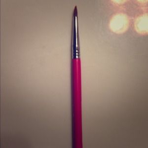 Sigma brush travel size. Eyeliner E05