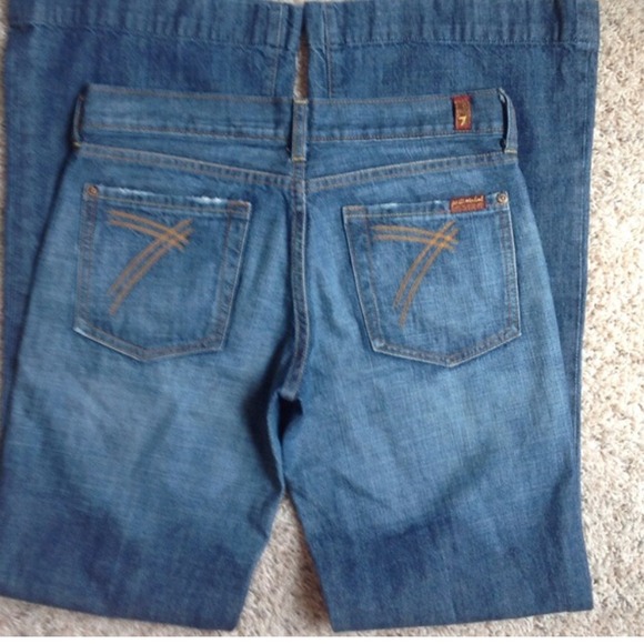 7 FOR ALL MANKIND