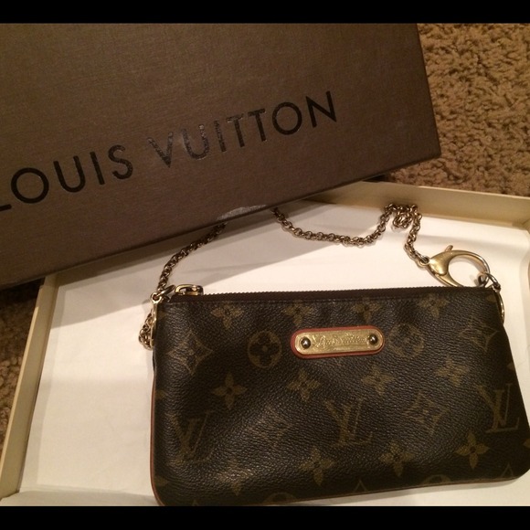 Louis Vuitton Monogram Canvas Pochette Milla MM
