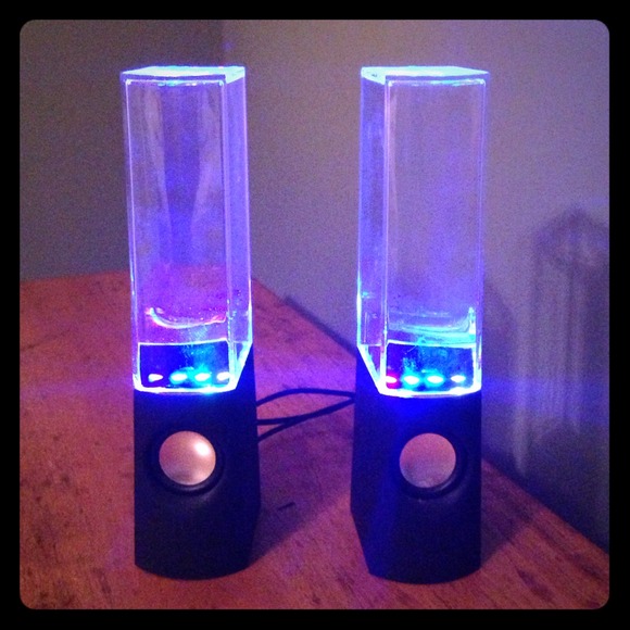 Water speakers - Picture 1 of 2