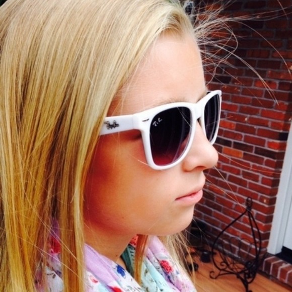 White Ray Ban Wayfarer Sunglasses - Picture 2 of 2