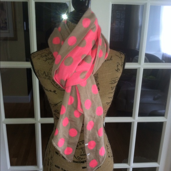 Aeropostale Accessories - Reversible polka dot scarf